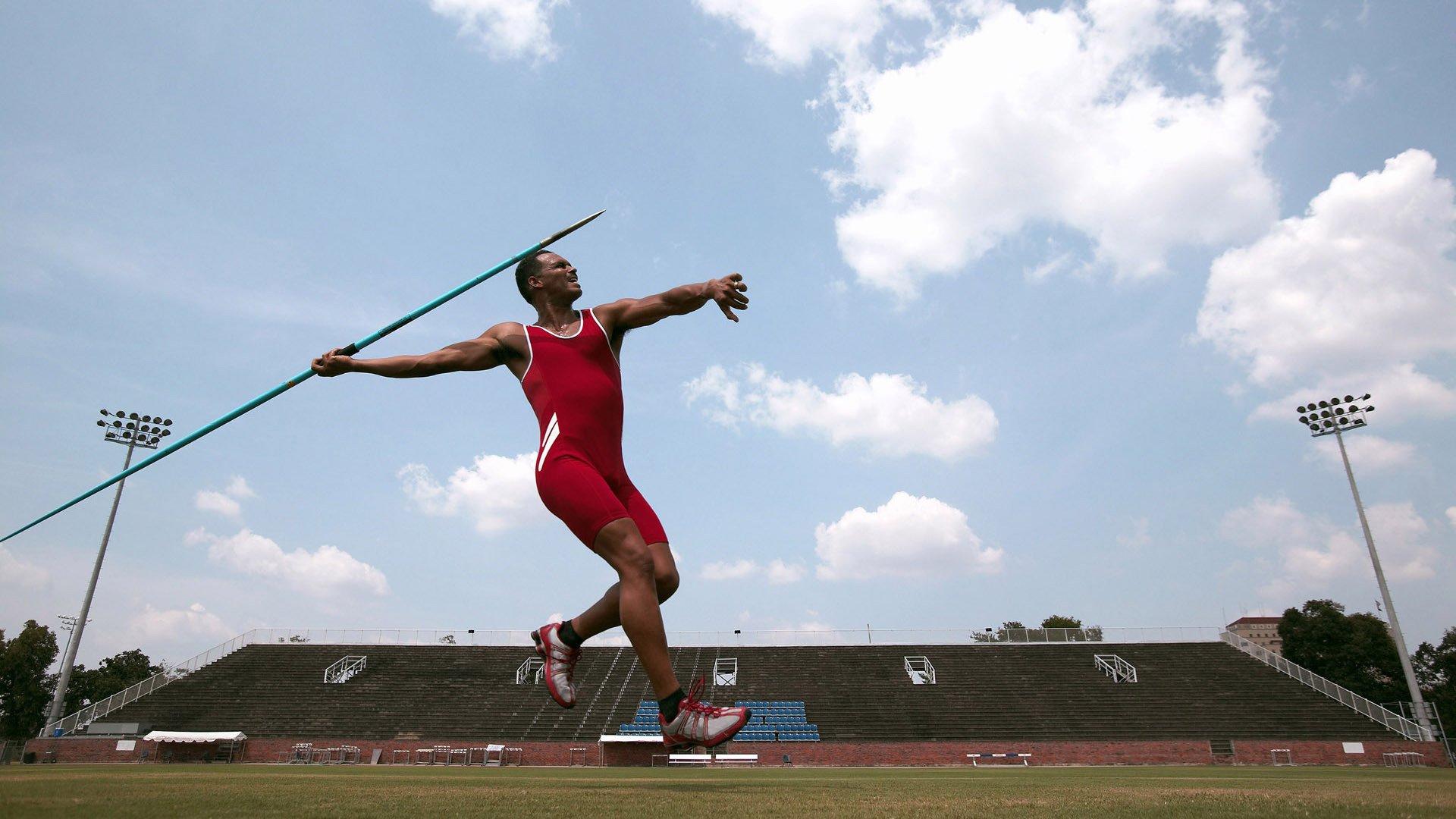 田径赛季新人崛起打破多项纪录，新田径规则